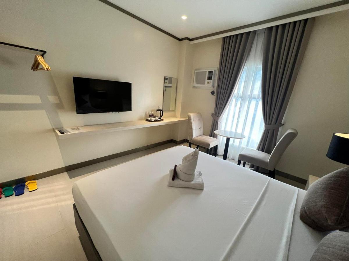 Yes Hotel Imus Cavite Екстериор снимка