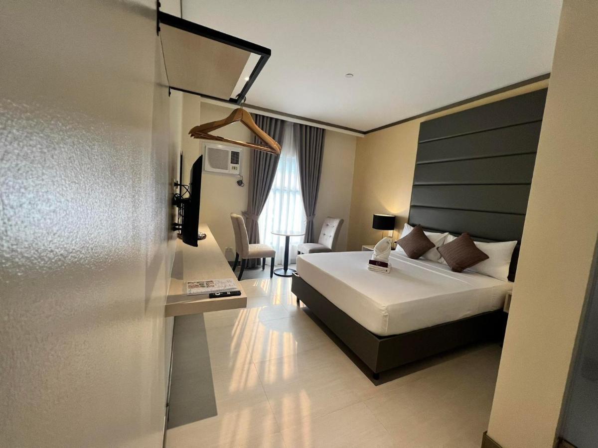 Yes Hotel Imus Cavite Екстериор снимка